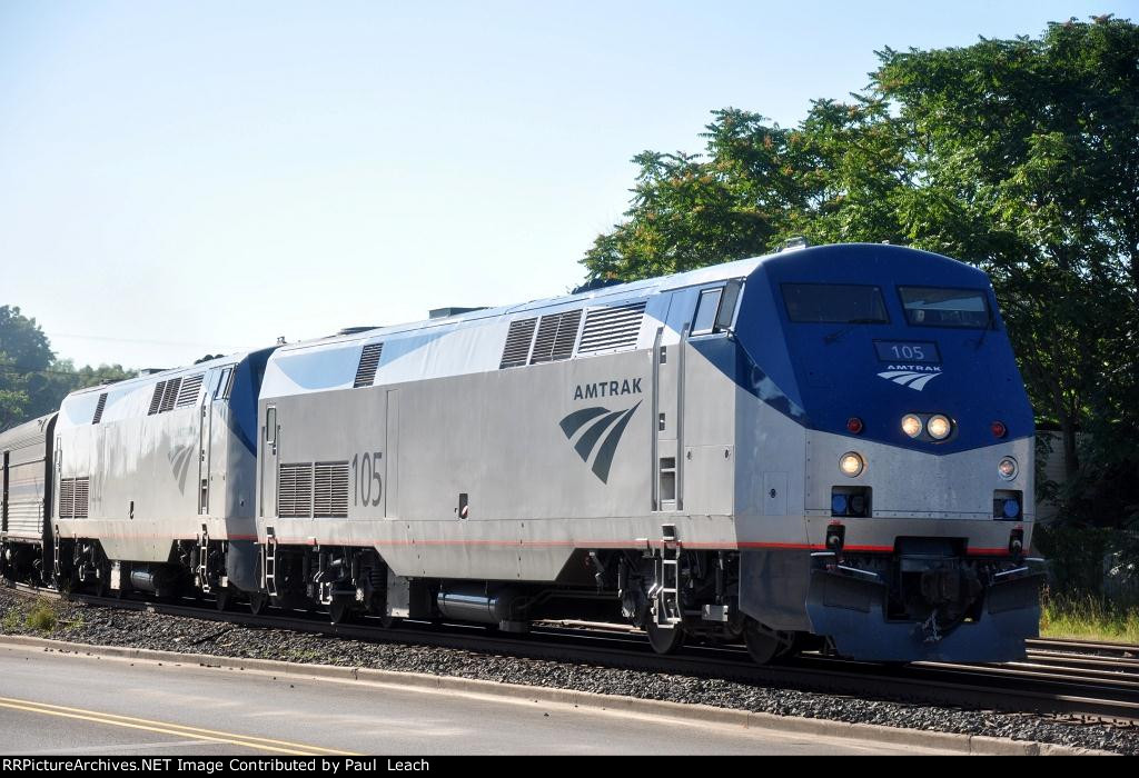 "Lake Shore Limited" rolls west into the station